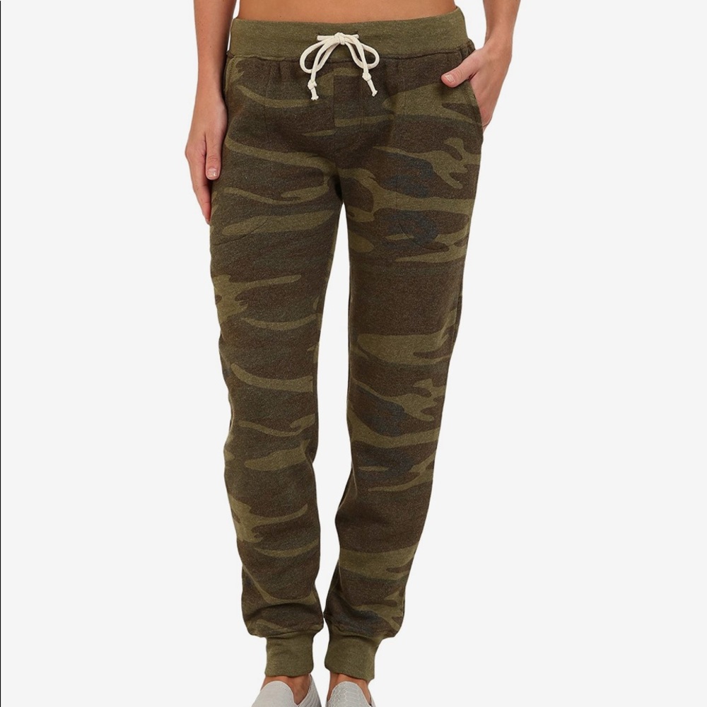 Alternative Fleece Jogger Pants in Camo 🆕